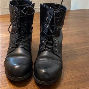 ⚫️ Lane Bryant Combat Boots
